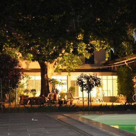 Bed and Breakfast La Ferme De Tonton Jules Et Mame Julia Entraigues-sur-la-Sorgue Exterior foto